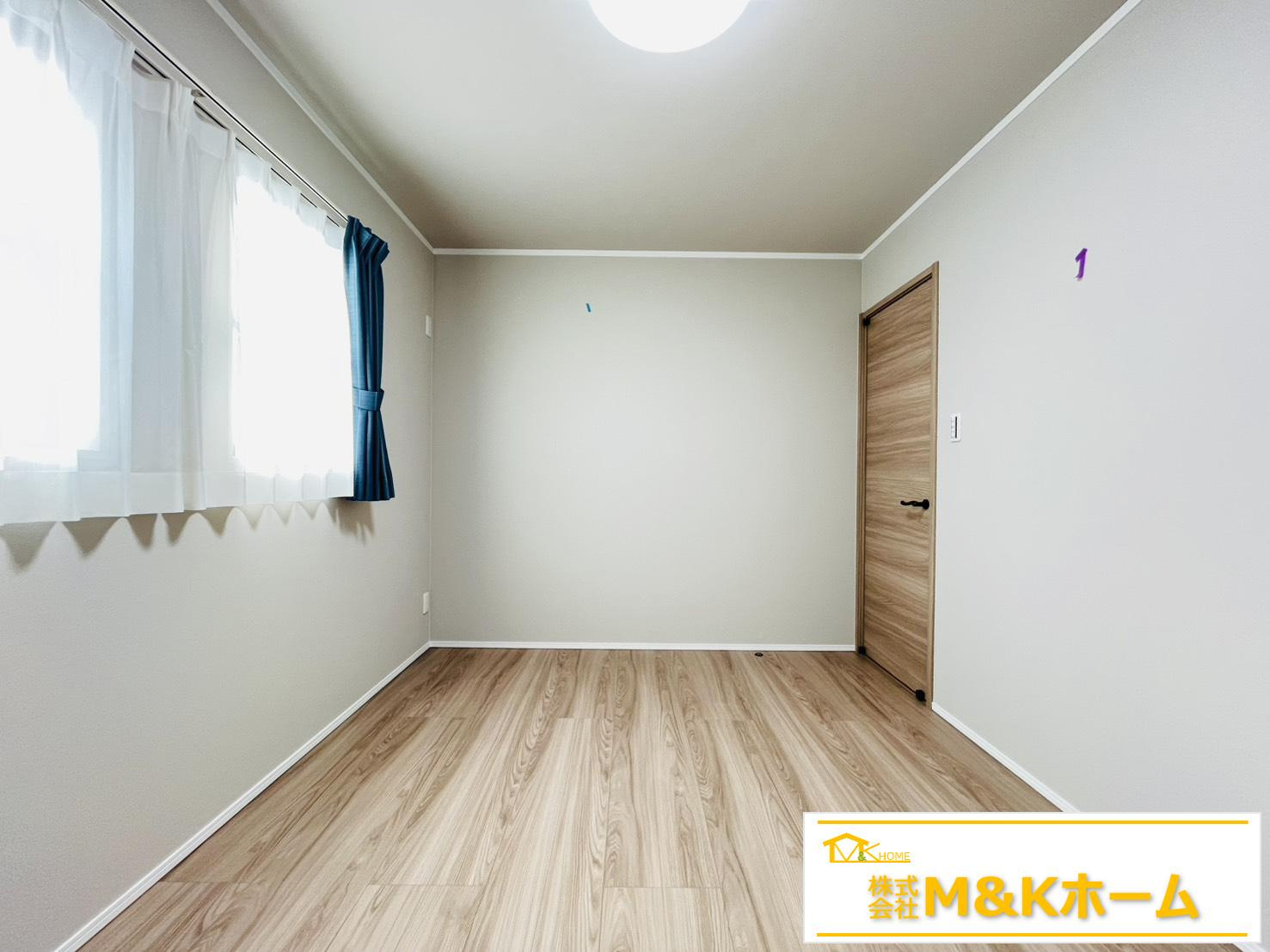 半田市有楽町3丁目　全3棟　3号棟の洋室|洋室6帖☆（南側）