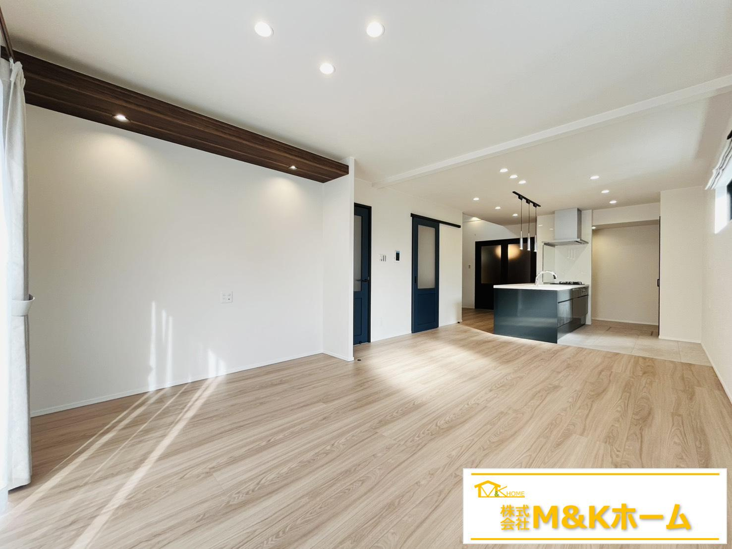 半田市有楽町3丁目　全3棟　3号棟の居間・リビング|LDK広々23帖☆