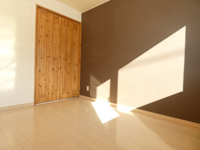 まる太君ランド・謝謝の洋室