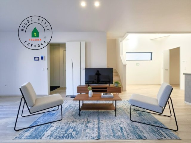 福岡市東区雁の巣2丁目第6-2棟（1号棟）　の居間・リビング|明るく開放的なリビングダイニングは豊かな陽光が注ぎ込み、やすらぎの空間を演出してくれます。ご家族で楽しいひとときをお過ごし下さい。※家具はCGを合成したものです。