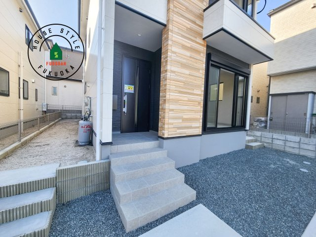 福岡市東区雁の巣2丁目第6-2棟（1号棟）　の玄関|おでかけの時も帰った時も、「我が家」を最初に感じでもらえる素敵な空間に。