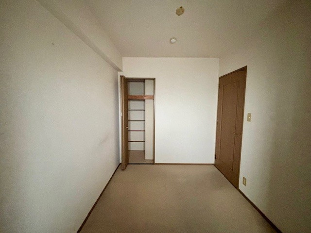 フラージュ八千代の収納|無駄なく収納できるように棚やパイプの位置にもこだわって設計しています。2025年12月撮影