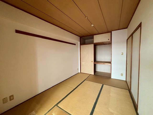 フラージュ八千代の和室|寝室や客間など多用な活用が考えられる和室はすっきりと落ち着いた雰囲気を大切にしました。2025年12月撮影