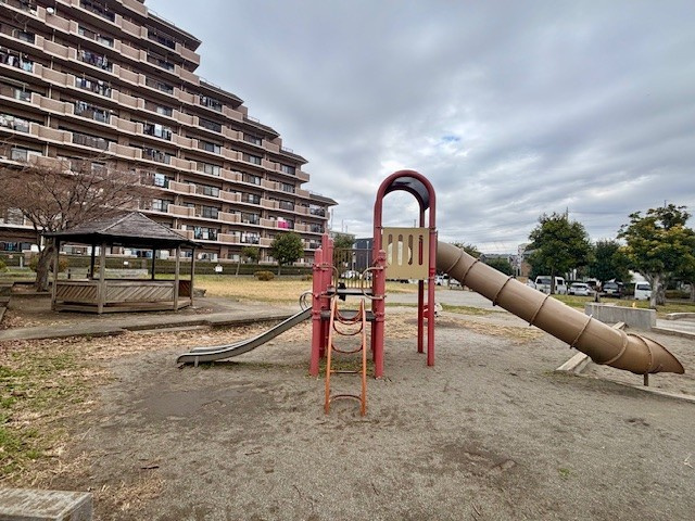 フラージュ八千代の周辺|提供公園の向山第３公園は徒歩1分の距離です。2025年12月撮影