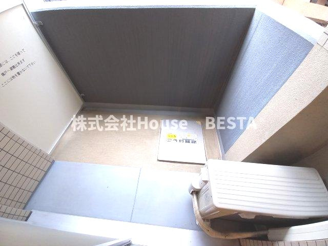 レジディア神戸磯上のバルコニー