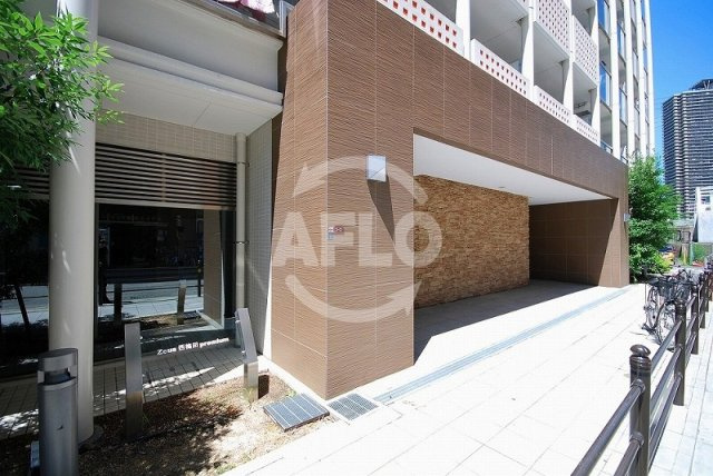 URBAN FLATS中之島のロビー|La Douceur中之島（ラドゥセール中之島）　エントランスアプローチ