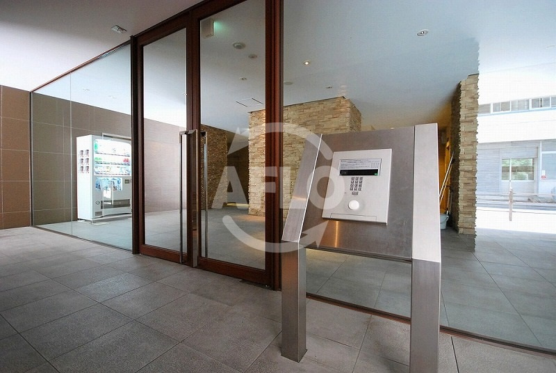 URBAN FLATS中之島のその他共用部分|La Douceur中之島　開放的なロビー