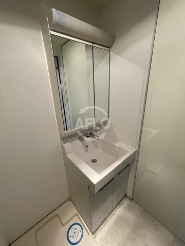 URBAN FLATS中之島の独立洗面台|La Douceur中之島　洗面台