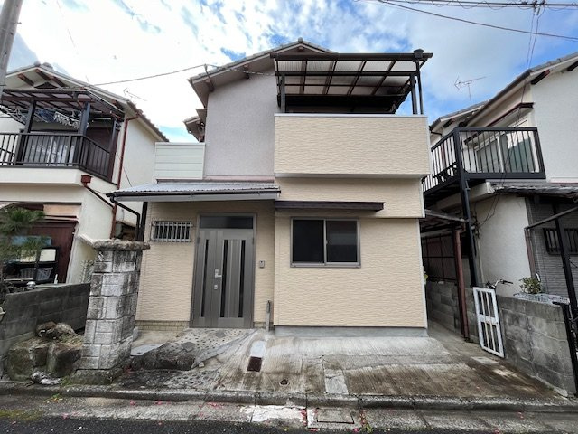 西板持町8丁目貸家の外観