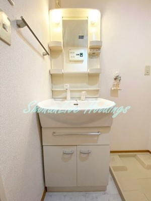 【洗面所】 | ヌーヴェルレジデンス | 明るい洗面所です明るい洗面所です