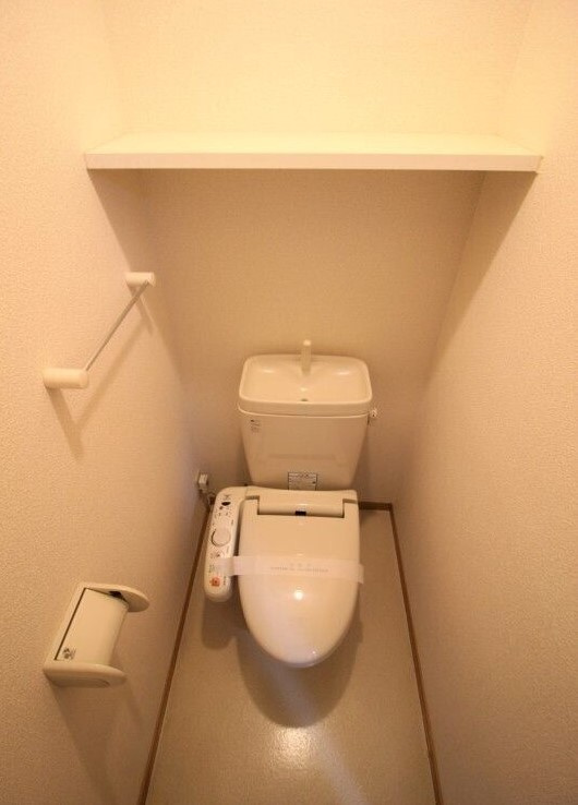 メゾンエトワールのトイレ|嬉しい温水洗浄便座付き♪