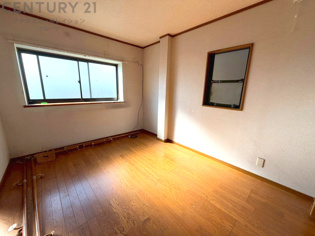 創造性や成長を促す遊びの空間を提供。学習や趣味に集中できる環境を整えます。個別のプライベートスペースは自己表現と自立心を育み、心地よい睡眠環境を整えリラックスできる場所を提供。