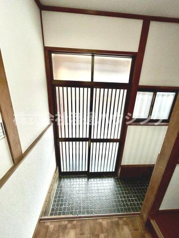 庄内幸町2丁目一戸建の玄関