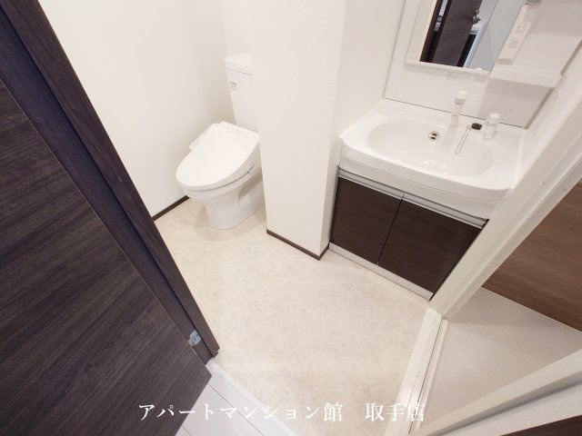 ジェノヴィア天王台の独立洗面台