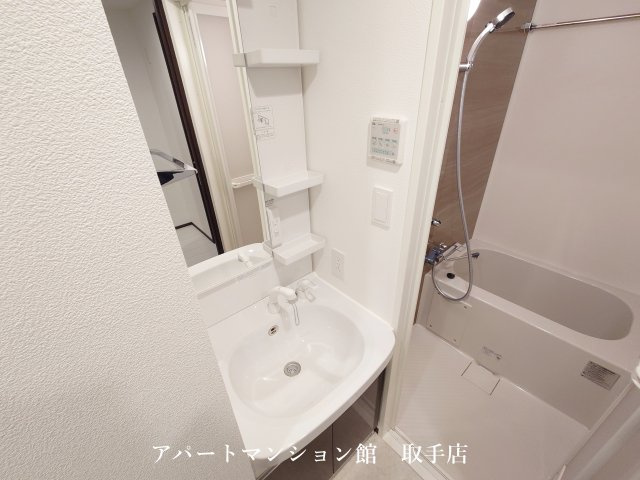 ジェノヴィア天王台の独立洗面台