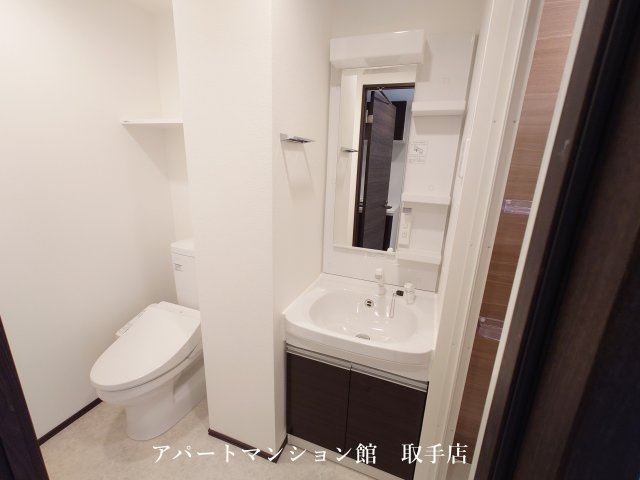 ジェノヴィア天王台の独立洗面台