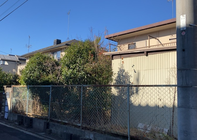 【外観】 | 家を建てる前提で土地を探している場合、地盤の丈夫さは譲れない条件の一つです。地盤が脆弱だと追加工事が必要となります。また、過去に地盤沈下や液状化現象を起こした土地は、できるだけ避けた方がいいでしょう。