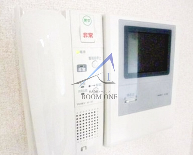 いずみマンションのセキュリティ|モニター付きインターホンです。