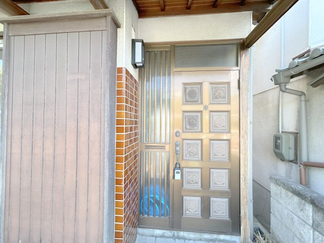 奈良市帝塚山２丁目戸建のエントランス
