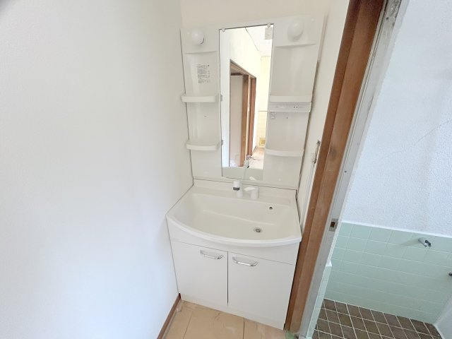 奈良市帝塚山２丁目戸建の洗面所