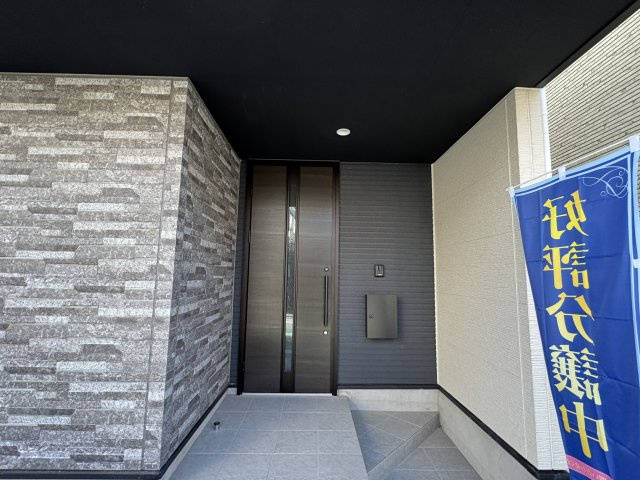 松戸市根本新築戸建【北部小学校：3分】のエントランス|エントランス・玄関ポーチ
