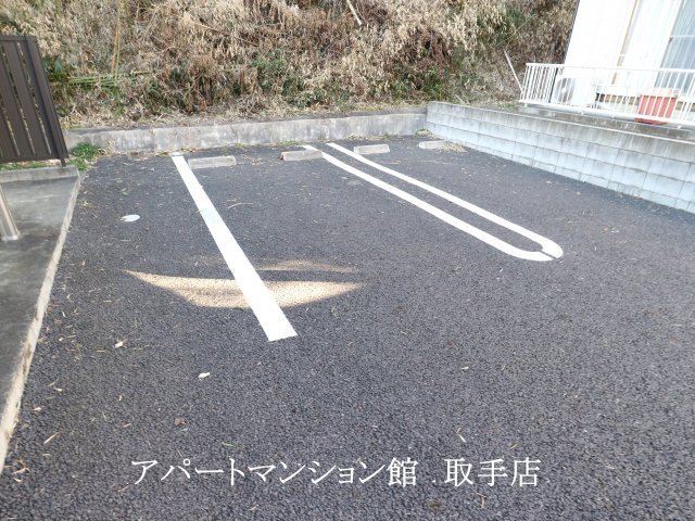 HITエルメゾンの駐車場
