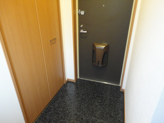 Ｌｅ　ｔｅｍｐｓ　ｈｅｕｒｅｕｘ　”Ｓ（ルタンウルーエス）の玄関|玄関スペース