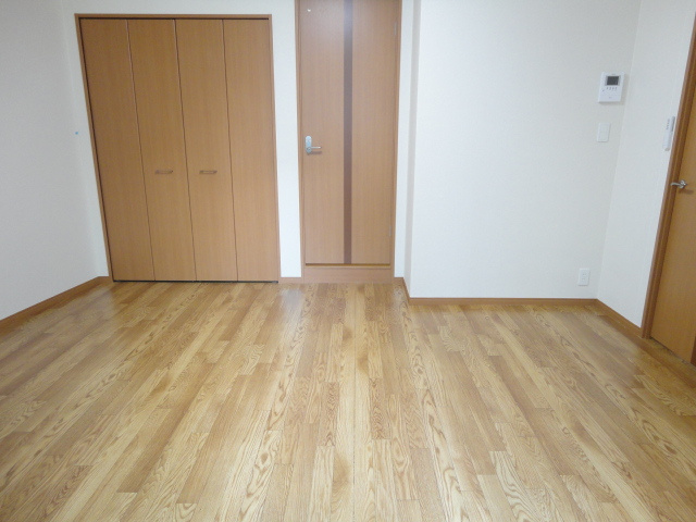 Ｌｅ　ｔｅｍｐｓ　ｈｅｕｒｅｕｘ　”Ｓ（ルタンウルーエス）の内装|洋室