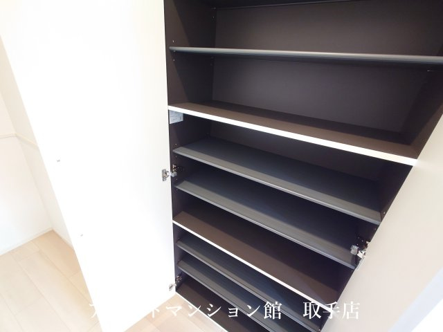 パークヒルズ利根六番館の居間・リビング