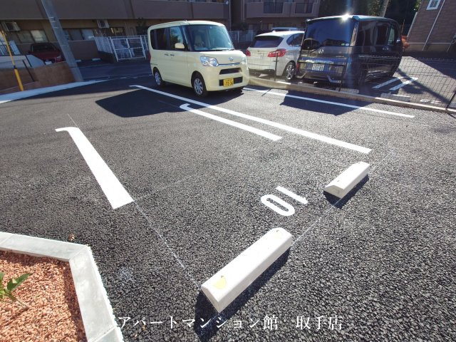 パークヒルズ利根六番館の居間・リビング