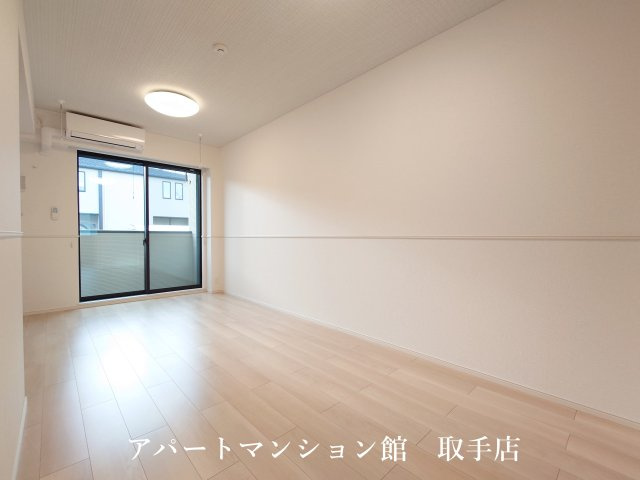 パークヒルズ利根六番館の駐車場