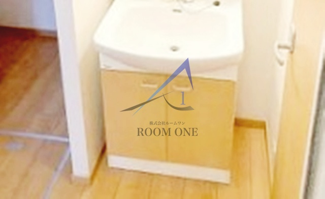 グレイシス東池袋C棟の洗面所|独立洗面台です。