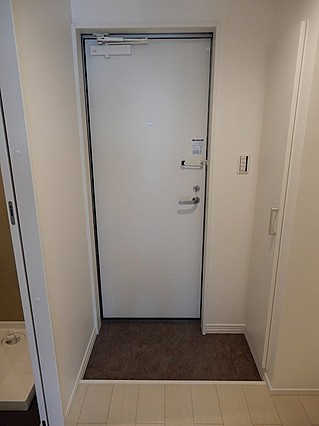 ルアナ新神戸の玄関