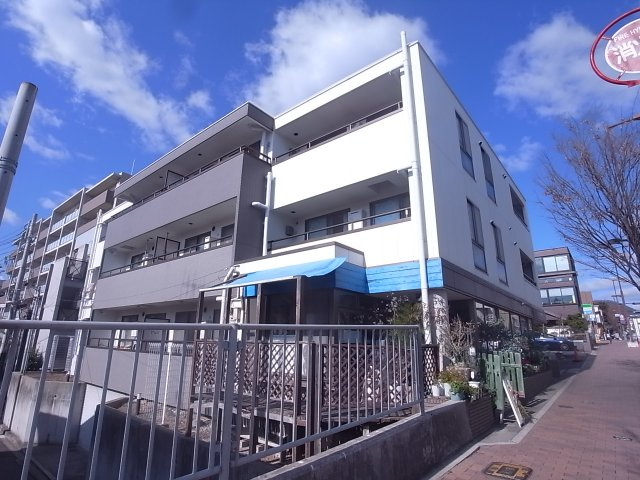 アルテシアン夙川の外観