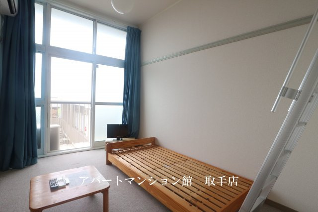 レオパレスグリーンハイツBの居間・リビング