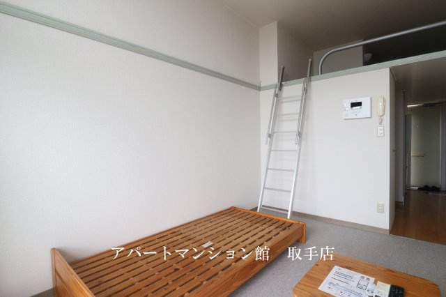 レオパレスグリーンハイツBの居間・リビング