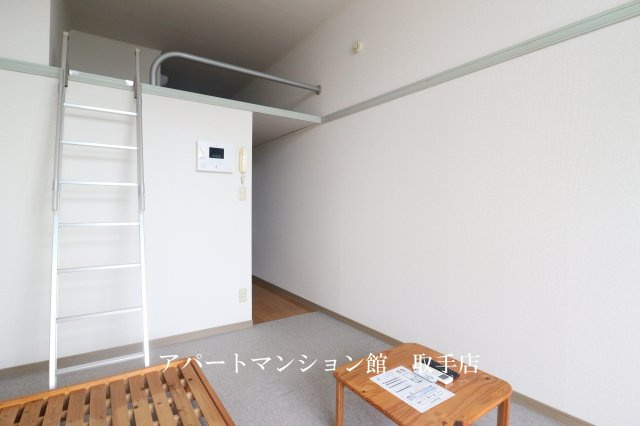 レオパレスグリーンハイツBの居間・リビング