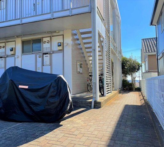 レオパレスグリーンハイツBのエントランス