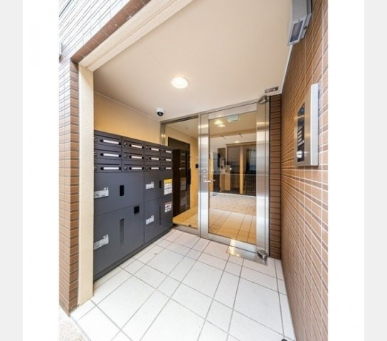 ウェルスクエアイズム文京千石のエントランス