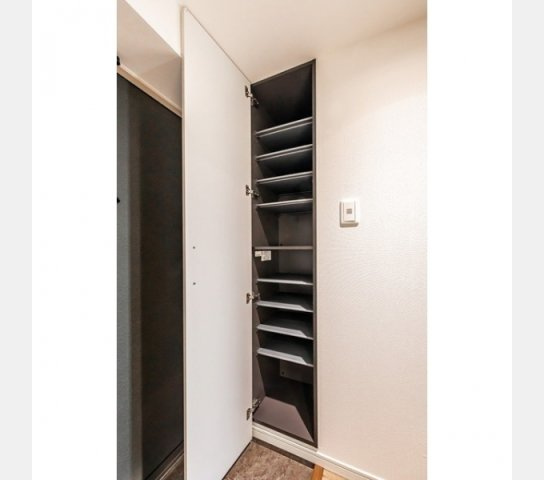 ウェルスクエアイズム文京千石の玄関