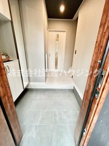 西宮市樋ノ口町2丁目一戸建の玄関