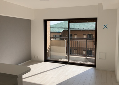 【外観】 | 朝日八王子マンション | 外観はマンション管理がされているかの目安になります。築年数が古いと、壁面は劣化してひび割れが生じることも！建物が古びていても細かいところが修繕されていると、きちんと管理されているなぁと感じるでしょう。