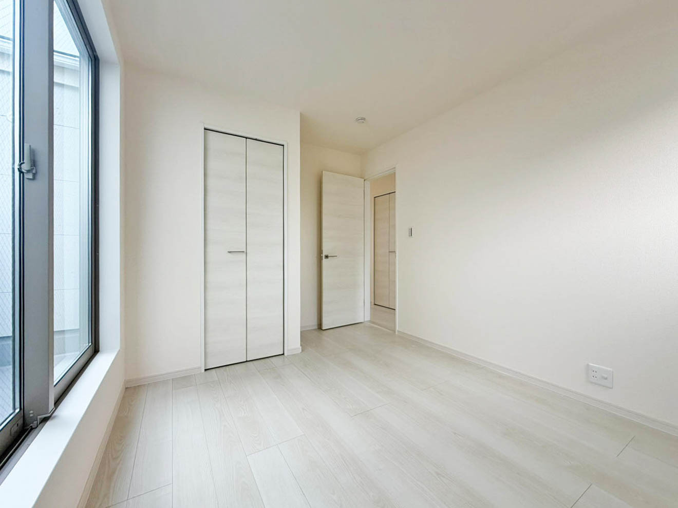 マイホームネクスト港区津金の洋室|個人の部屋や寝室として使える洋室です