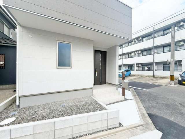 マイホームネクスト港区津金のエントランス|エントランスです