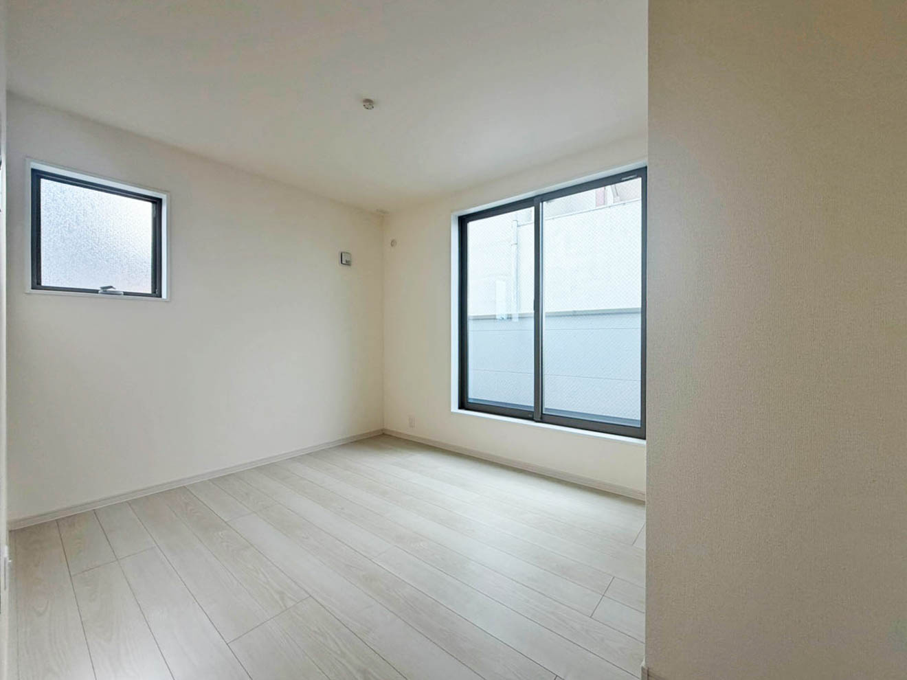 マイホームネクスト港区津金の洋室|広々とした洋室です