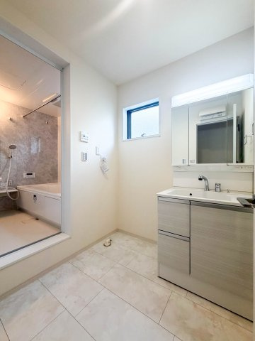 マイホームネクスト港区津金の洗面所|広い洗面スペース