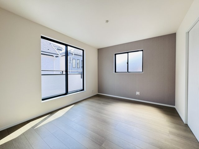 松戸市上本郷新築戸建【上本郷小学校：8分】の寝室|7帖寝室・アクセントクロス