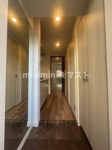 大阪市西区本田４丁目の賃貸マンションの玄関