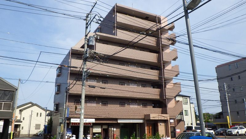 レーベンス八幡の外観