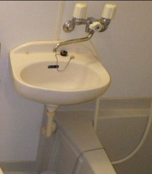 レーベンス八幡の洗面所